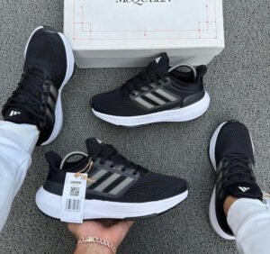 RUNNING EQ21 Negro Gris