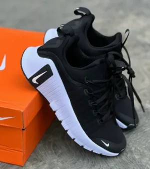 Free Metcon 6 Negro Blanco