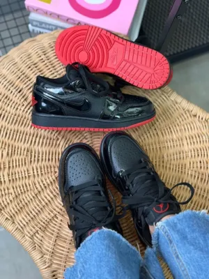 J0rdan 1 Low Sharol Negro Rojo