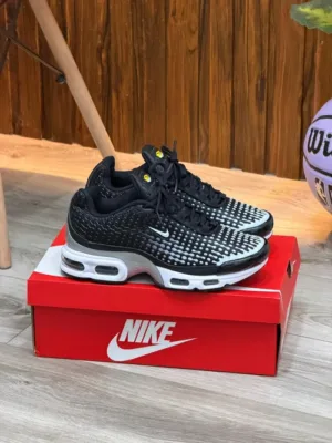 TN Plus Negro Blanco